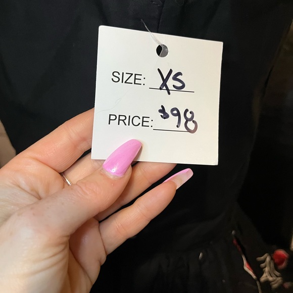 Brand new roses and web dress - Picture 3 of 3